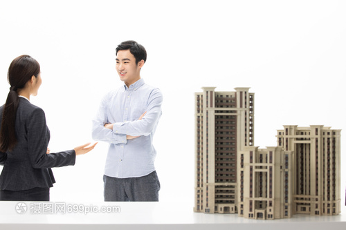 专业美女房产经纪，为您量身定制理想家园